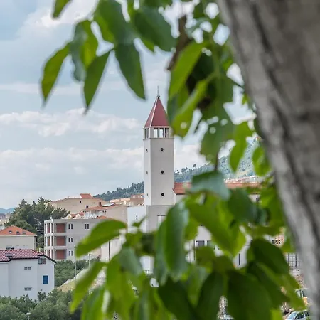 Daire Strawberry Makarska