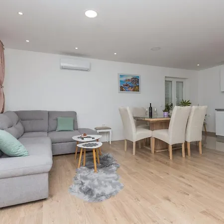 Apartament Strawberry Makarska