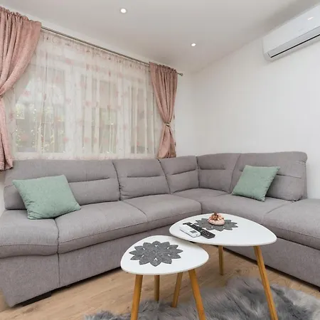 Apartament Strawberry *