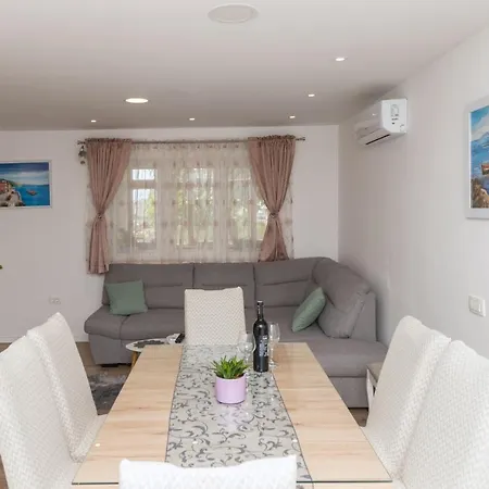 Strawberry Apartament