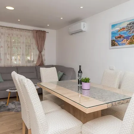 Strawberry Apartament
